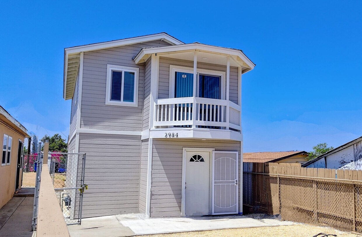 Primary Photo - Newly Remodeled 3 Bedroom 2 Bath with Swee...