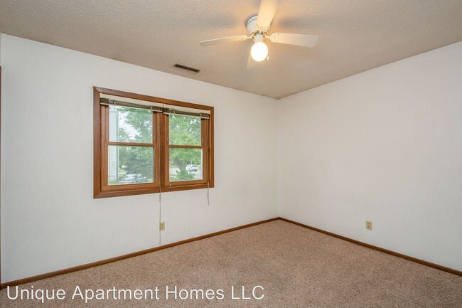 Building Photo - 134 N Hyland Ave