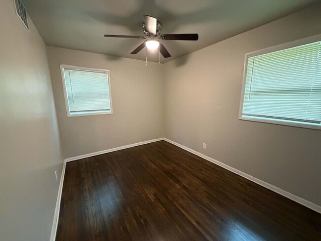 Building Photo - 3-Bed Home with Gleaming Hardwood Floors in Tulsa