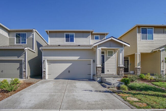 Building Photo - NEWER THREE BEDROOM IN ORCHARDS