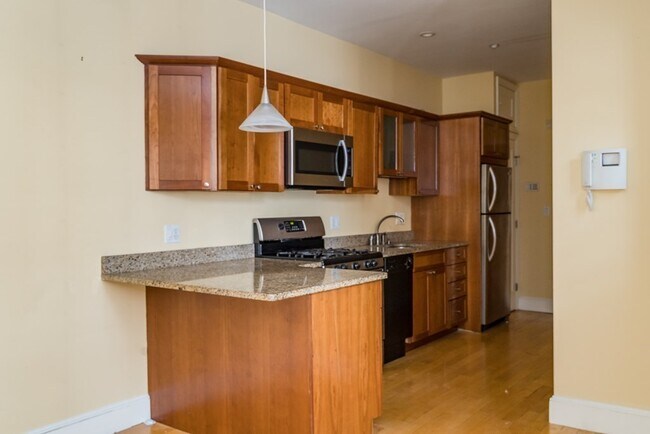 Foto del edificio - 8 Garden Ct St