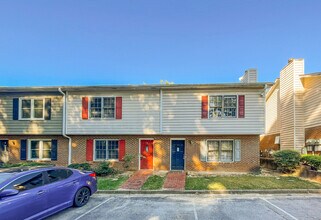 Building Photo - 2140 Kings Gate Cir SW