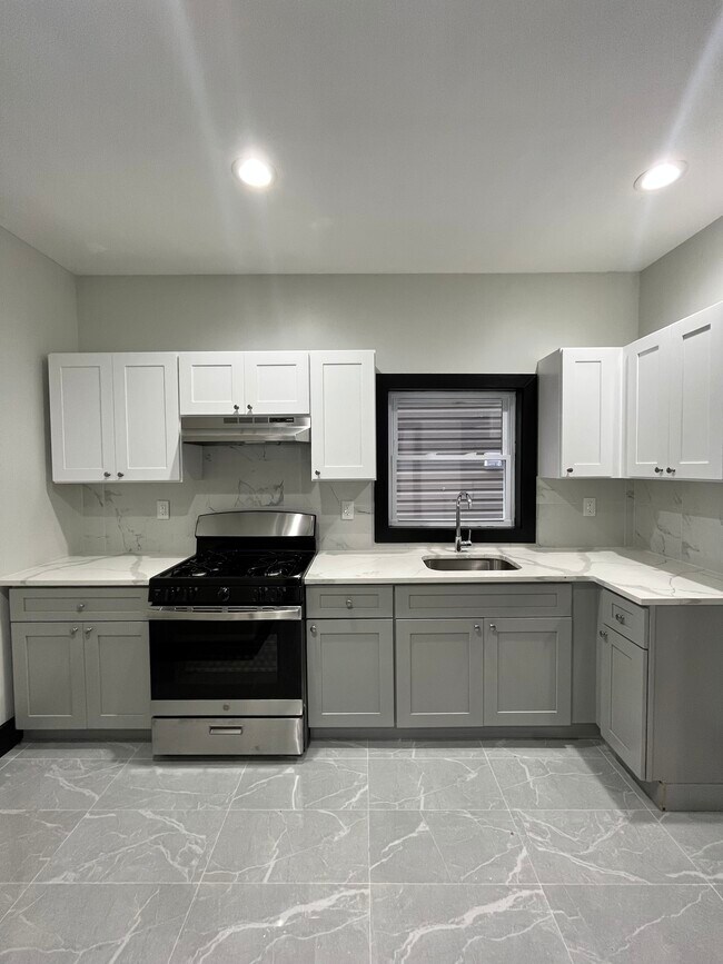 45 N 6th St Unit 2 - 43 N 6th St