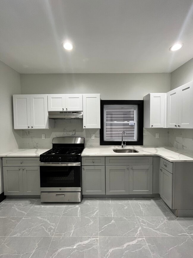 45 N 6th St Unit 2 - 43 N 6th St