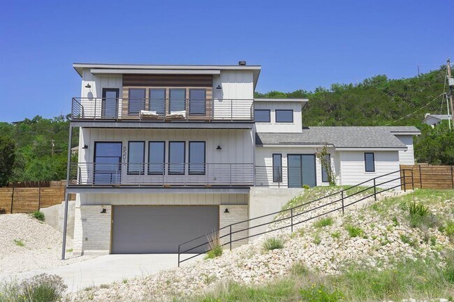 Building Photo - 8501 Bronco Ln