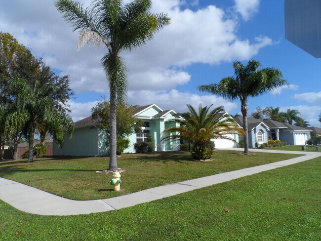 Foto del edificio - 4 BEDROOM - TWIN LAKES SUBDIVISION - DELTO...