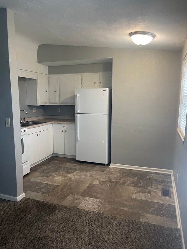 2750 E Phylbeck Ave Unit 3, Terre Haute, IN 47805 Apartments in Terre