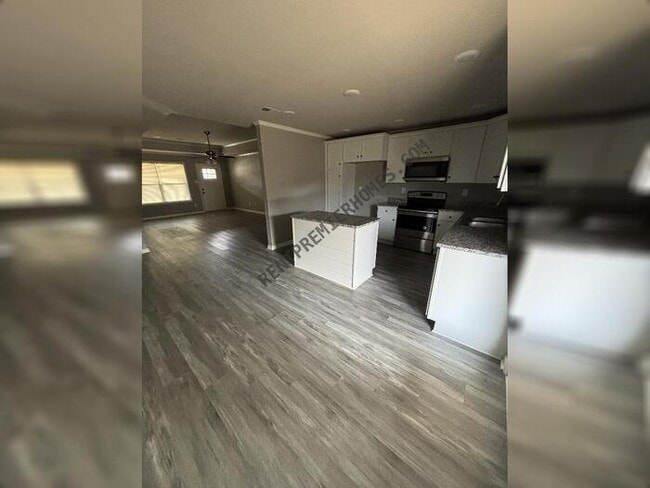 Building Photo - 50 Buena Vis Dr