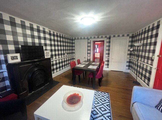 Building Photo - 40 Trumbull St