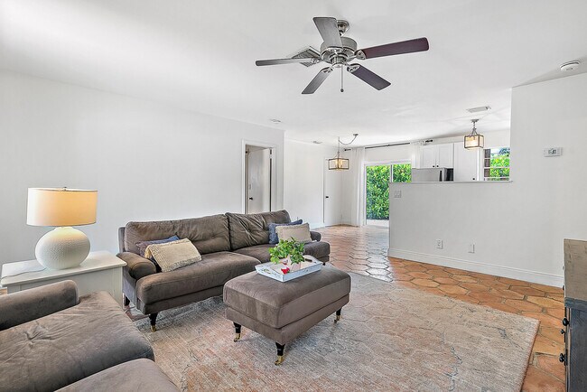 Foto del edificio - 441 Neptune Rd