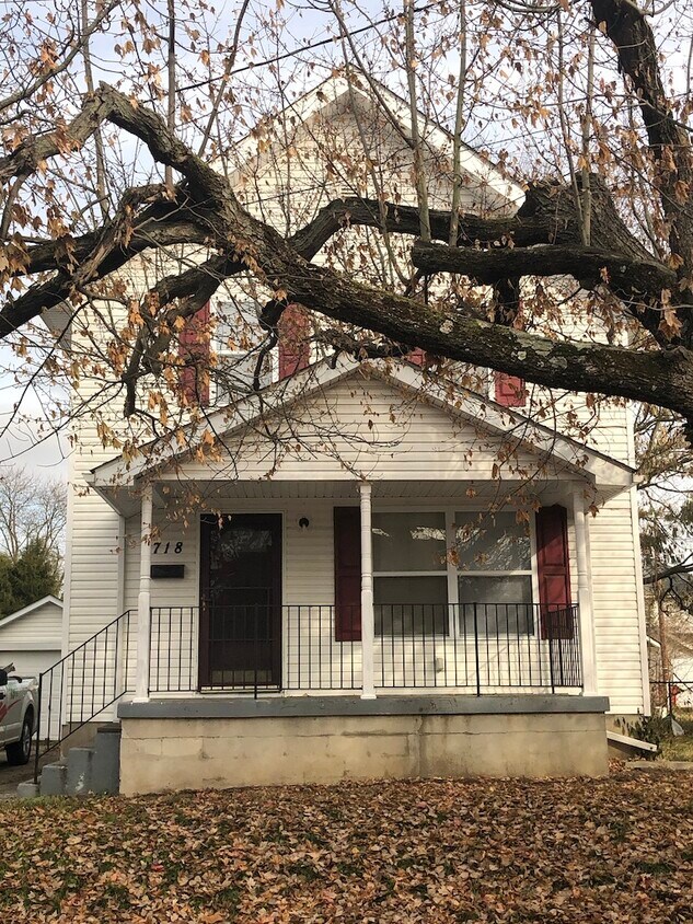 Primary Photo - 718 Poplar St