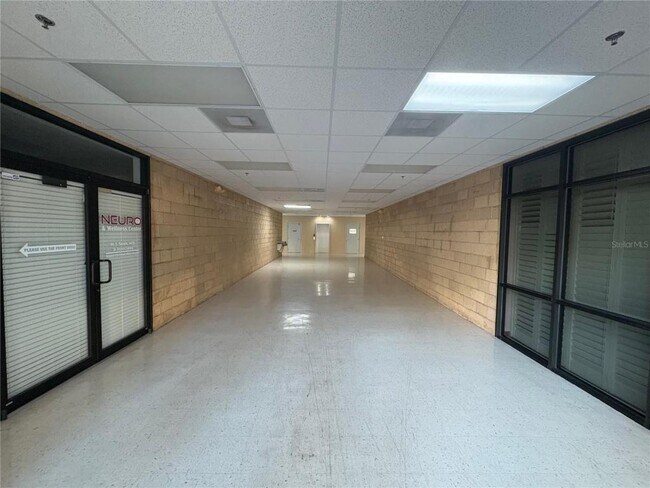 Foto del edificio - 13250 N 56th St