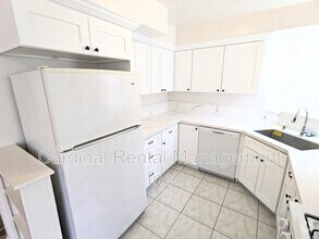 Building Photo - 1743 N Edgemont St