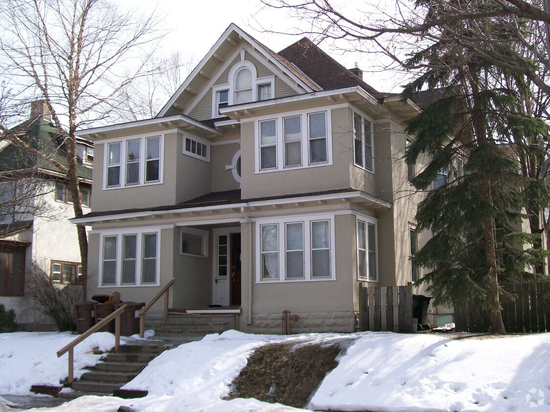 Foto del edificio - 90 Winifred St W
