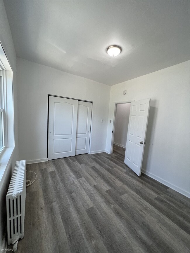 Building Photo - 2 br, 1.5 bath Duplex - 2225 Cove Road A
