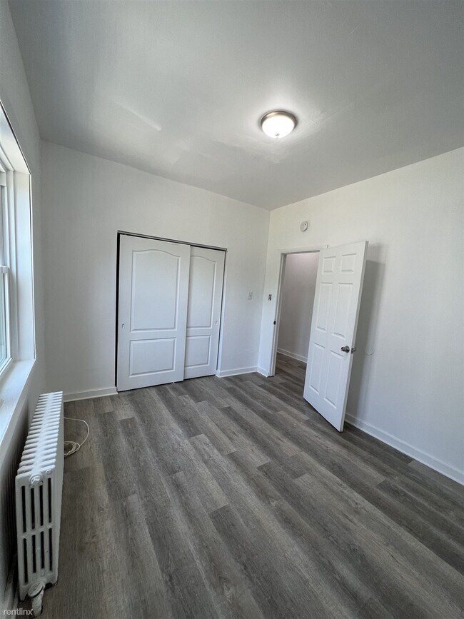 Foto del edificio - 2 br, 1.5 bath Duplex - 2225 Cove Road A