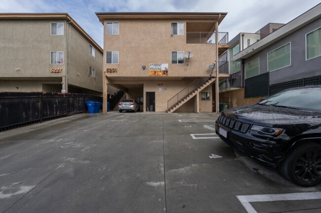 Foto del edificio - 5231 Huntington Dr