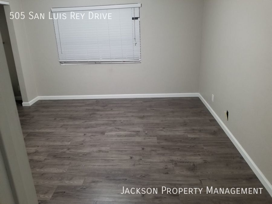Building Photo - 505 San Luis Rey Dr
