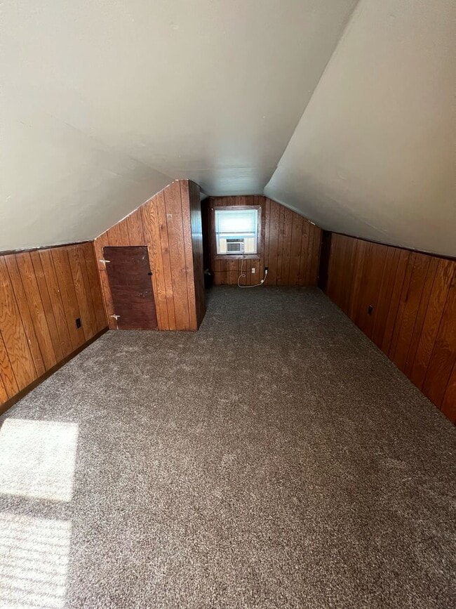 Foto del edificio - Cute Cape Cod Across From A Park