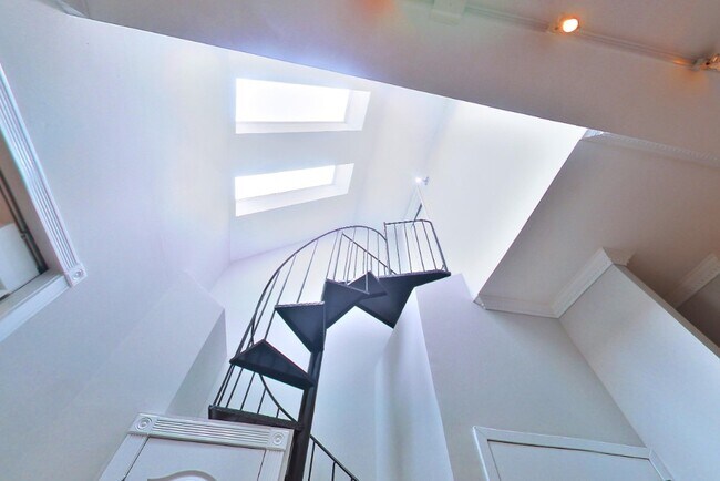 Foto del edificio - 697 Tenth Ave (47th & 48th St), #5FN