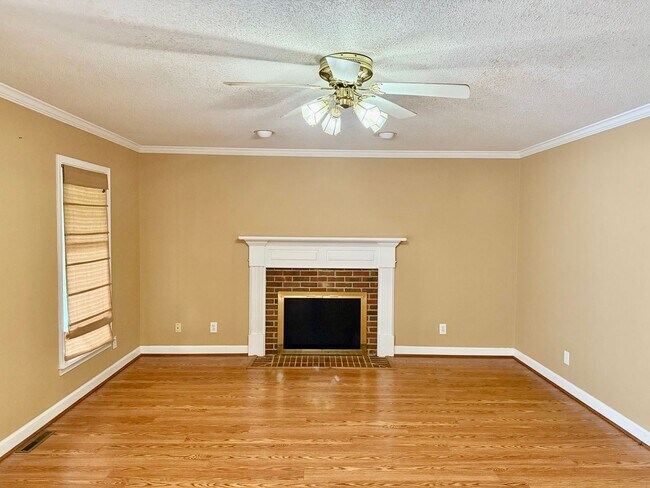 Foto del edificio - Three bedroom, 2 bath house in Gibsonville