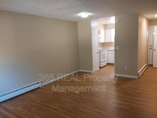Foto del edificio - 1422 E 16th St