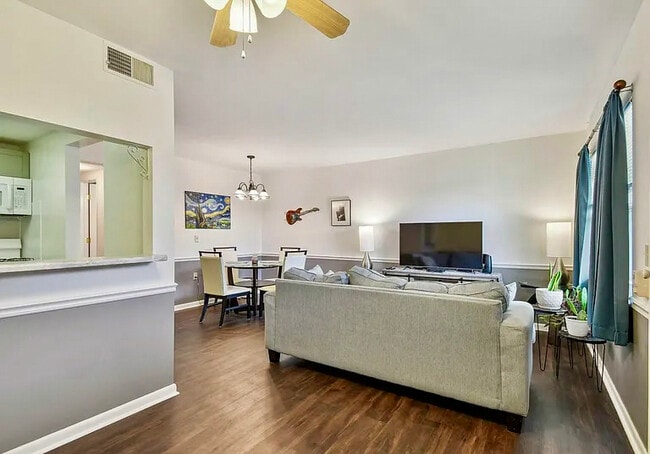 Building Photo - 1900 59th Ave N