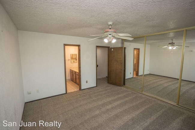 Building Photo - 1058 E Navajo St