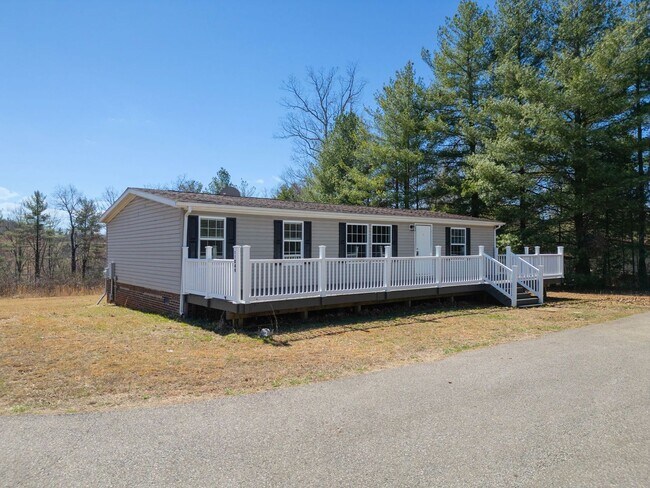 Building Photo - 3 bed/2 bath House for Rent in Ferrum!
