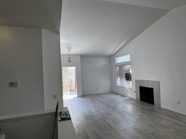Building Photo - 14724 Rockrose St