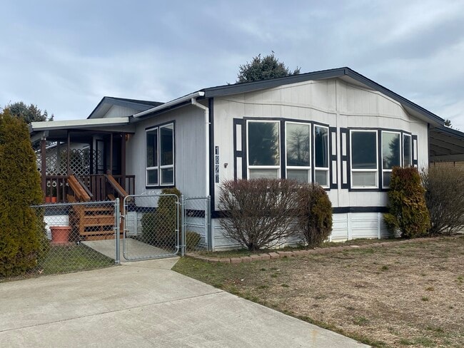 Building Photo - 1827 Westminster Ave