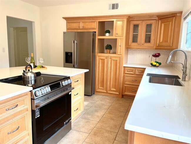 Foto del edificio - 4334 Jefferson St