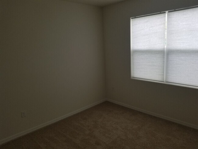 Foto del edificio - New Construction Home 4 bed 2 bath.