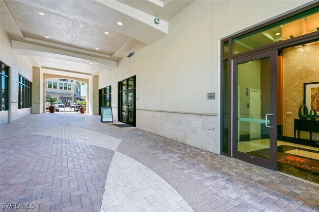 Building Photo - 9115 Strada Pl