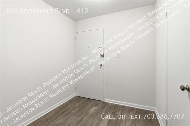 Photo - 600 Roosevelt Blvd House