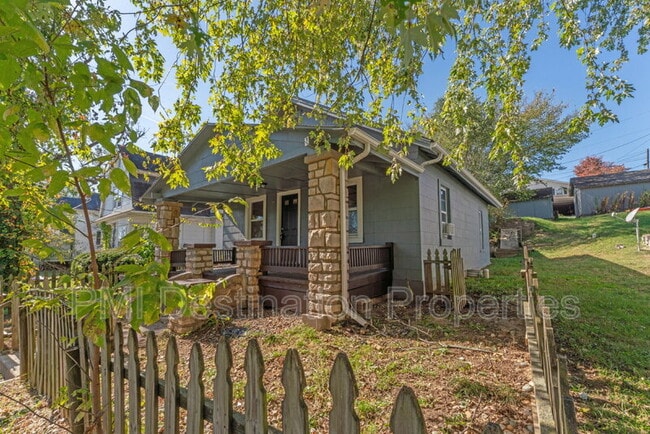 Building Photo - 108 Cliff Dr