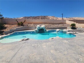Building Photo - 908 Alta Oaks Dr