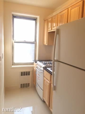 Primary Photo - 6441 Saunders St