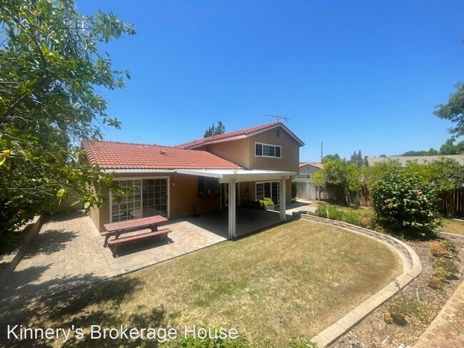 Building Photo - 4 br, 3 bath House - 414 Greenbriar Lane