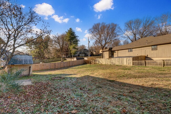 Building Photo - 5911 S Farm Rd 157