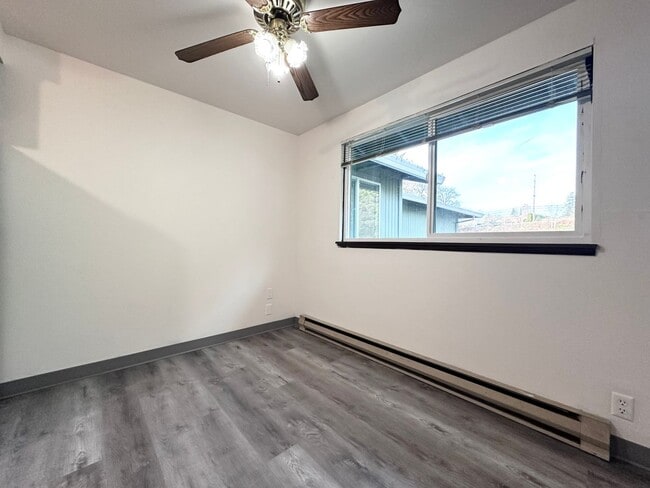 Building Photo - 39910 McCormick Dr