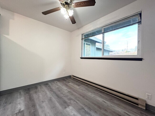 Foto del edificio - 39910 McCormick Dr