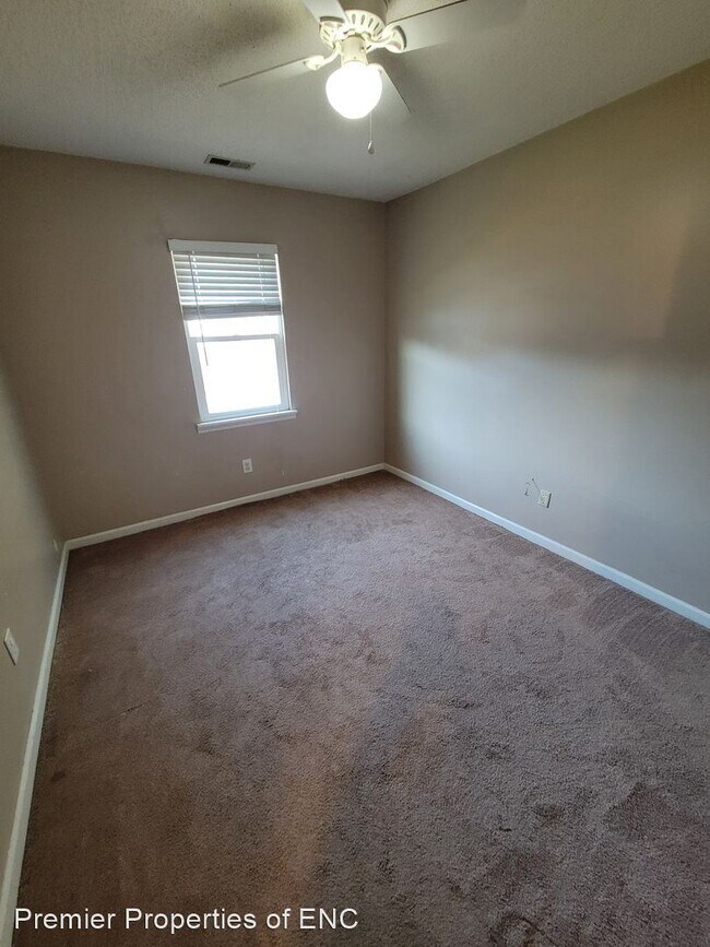Building Photo - 3 br, 2 bath House - 101 Kyle Dr
