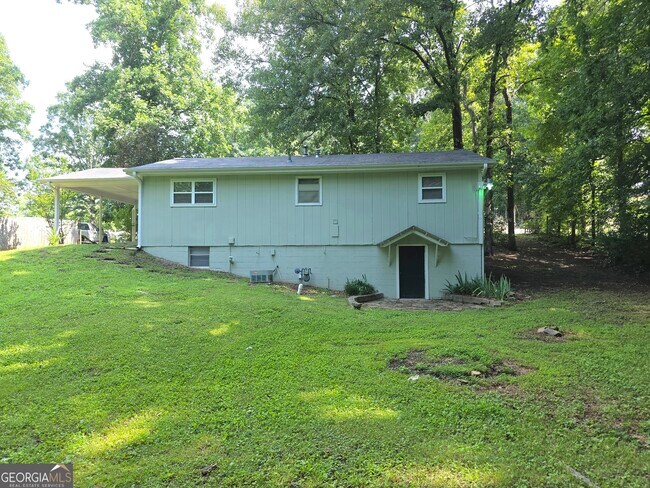 Building Photo - 3460 Meadowview Dr