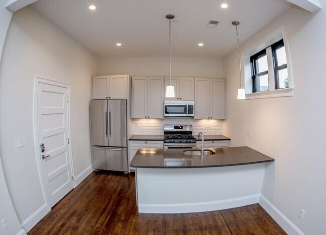 Foto del edificio - 2 bed in the South End.... Sept 1st move