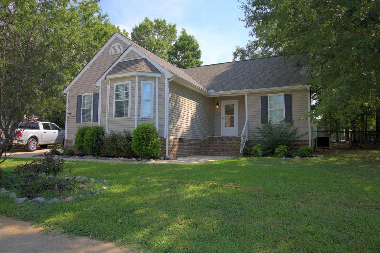 Primary Photo - Beautiful 3 bedroom home in Wake Forest ne...