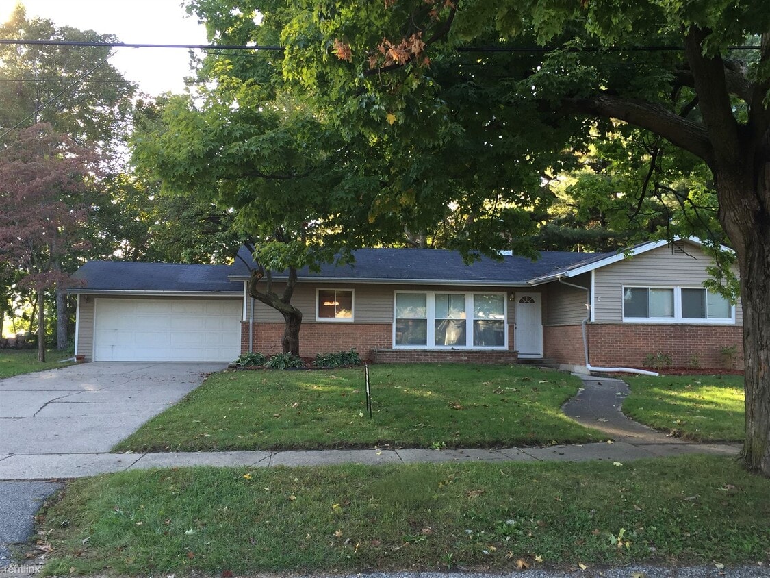 Primary Photo - 3 br, 1.5 bath House - 1043 Waltham Ave SE