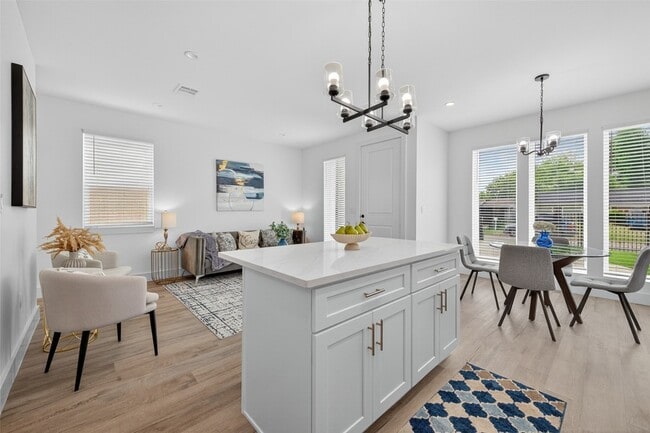 Building Photo - 5027 Willow Glen Dr