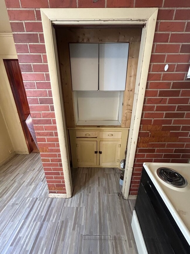 Foto del edificio - 1630 E Division St