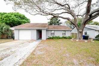 Building Photo - 2324 Fulton Way SW